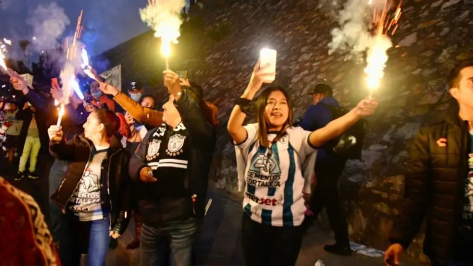 Pachuca vs Toluca: Aficionados explotan en taquillas por fallas en la logística de venta de boletos