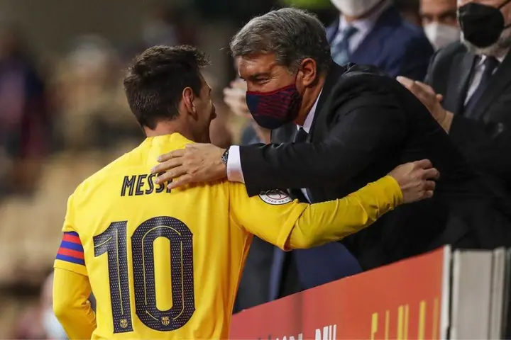 Joan Laporta y Messi tras un partido del Barcelona | AP
