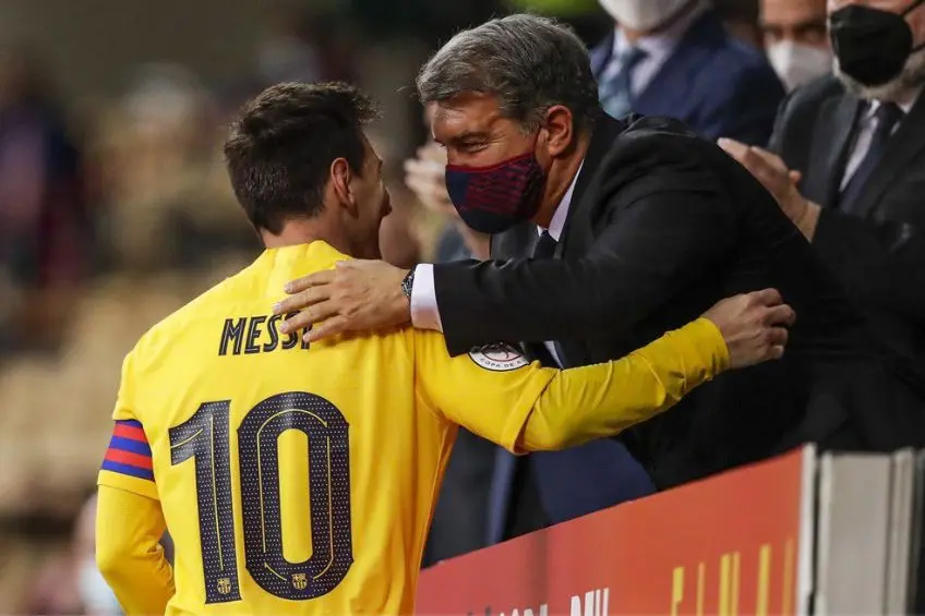 Joan Laporta y Messi tras un partido del Barcelona | AP