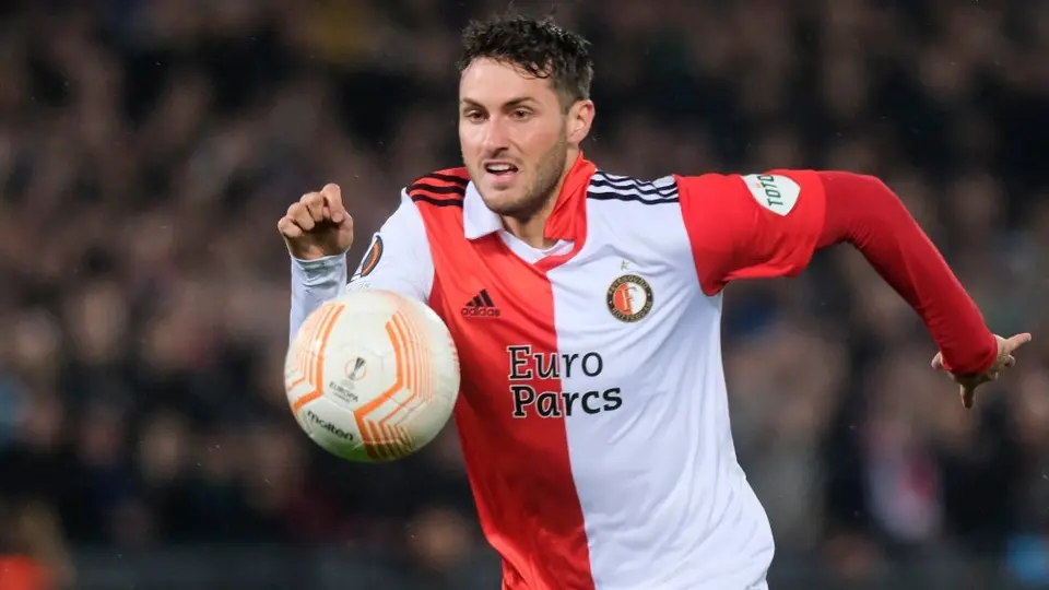 Santi Giménez: Sumó minutos en la victoria del Feyenoord sobre Voledam