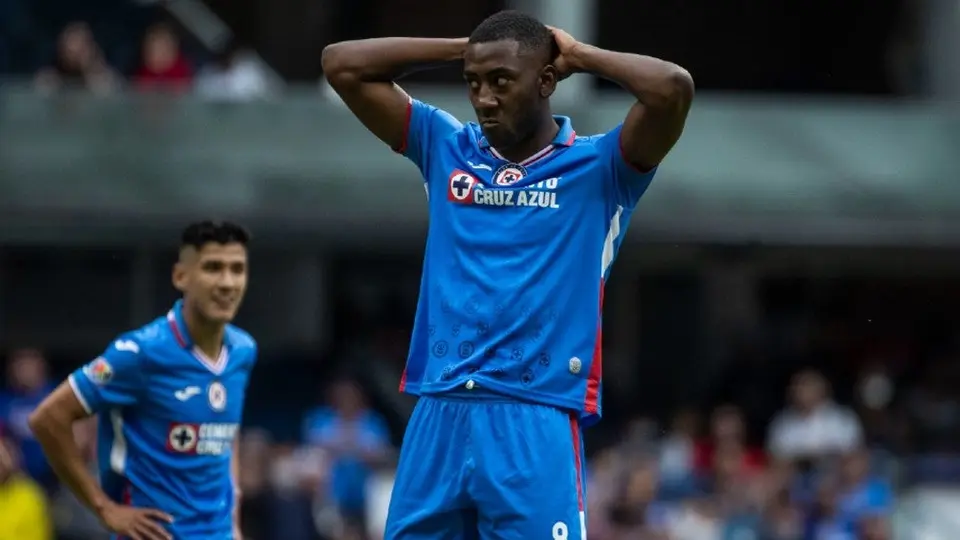 Conejo Pérez sobre crisis de Cruz Azul; 'Genera un poco de presión y desespera a los jugadores'