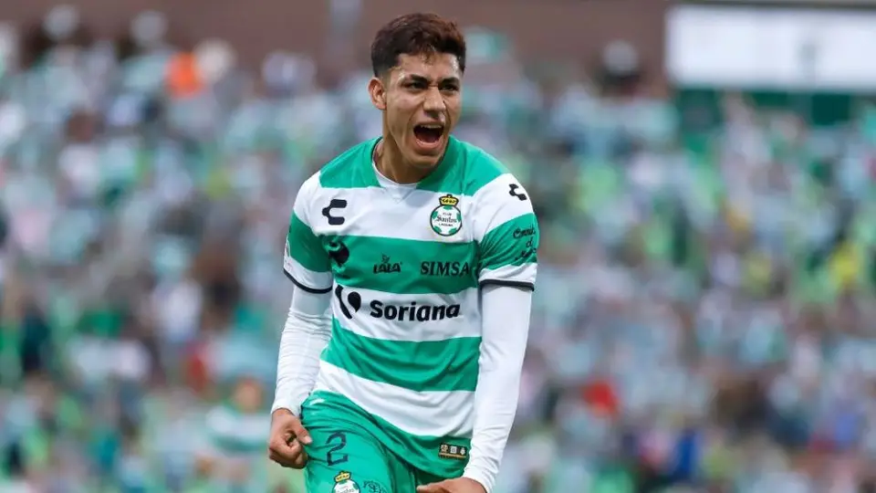 Santos: Recibió oferta del Galatasaray por Omar Campos; reportaron en Turquía
