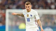 Hijos de Lucas Digne tras enterarse que su papá no irá a Qatar 2022: '¡Papá se queda con nosotros!'