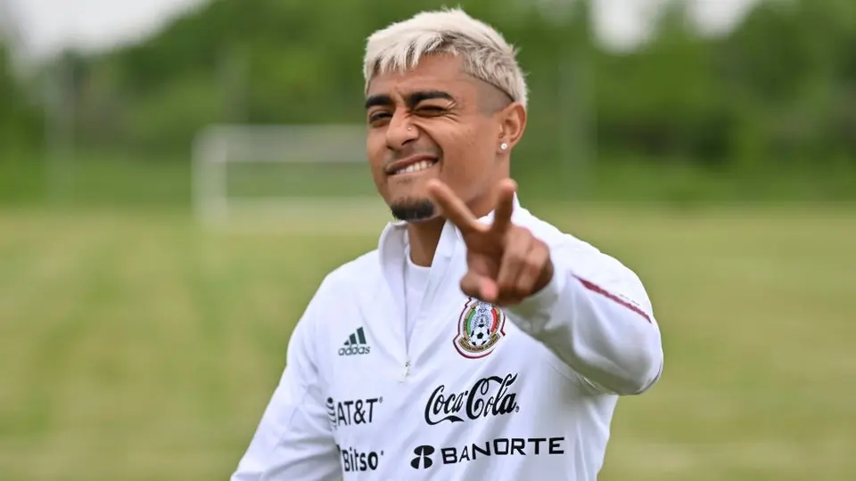 Julián Araujo: Barcelona mantiene interés para fichar al mexicano en 2023