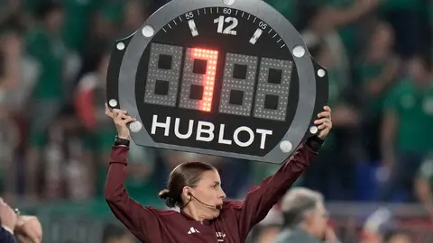 Qatar 2022: Frappart hace historia y será la primera árbitra en pitar un partido del Mundial