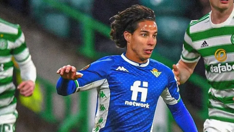 Diego Lainez: Reportará a la pretemporada del Betis con su futuro 'en el aire'