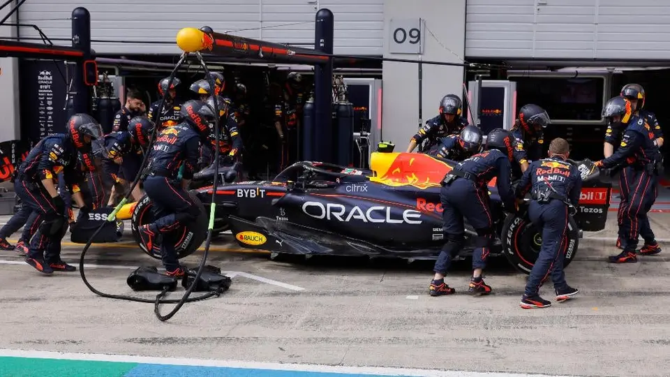 Checo Pérez: George Russell se disculpó con mexicano por contacto en GP de Austria