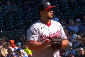 Víctor Arano: Séptimo hold de la temporada para el mexicano en triunfo Nationals ante Mariners