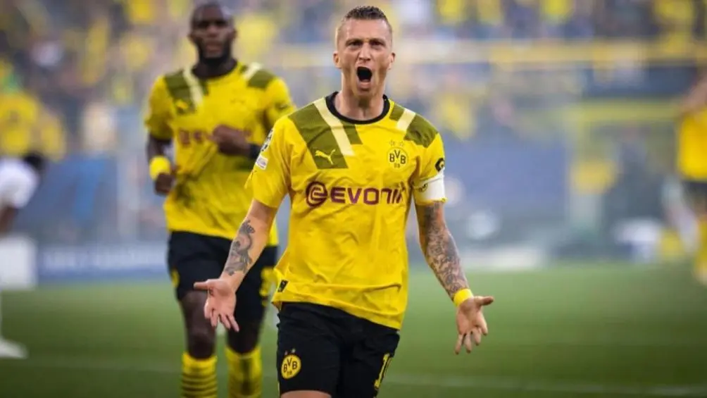 Marco Reus tras anotar con el Dortmund | @MARCINHO11
