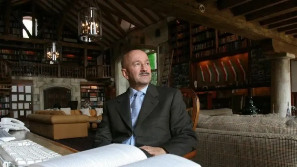 Carlos Salinas de Gortari obtuvo la nacionalidad española