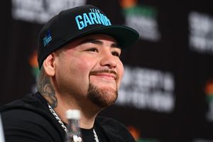 Andy Ruiz: Recibió jersey de Carlos Vela previo a su pelea con Luis Ortiz
