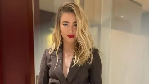 Amber Heard se quedó sin cuenta en Twitter luego de que Elon Musk comprara la compañía