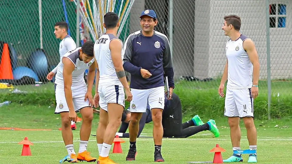 Cardozo ventiló conflictos en Chivas: "En el vestuario hay problemas"
