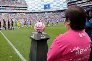 Mujer de protocolo de Liga MX, sincera con Chapito: 'No le voy a Chivas, pero que les vaya bien'