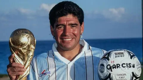 Maradona: El Diego cumpliría hoy 62 años; así se recuerda al Eterno 10