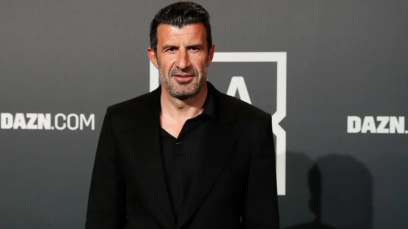 Luis Figo jugó un partido de futbol en un avión y estableció Récord Guinness
