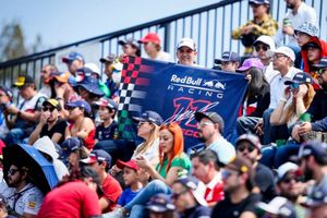 GP de México: Aficionados bailaron el 'Payaso del Rodeo' en el Autódromo Hermanos Rodríguez