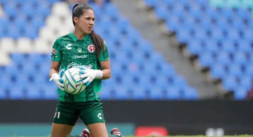 Portera de Xolos Femenil se quejó de Santos por no dejar limpio el vestidor