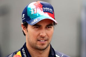 GP de México: Checo Pérez detuvo abucheos a Hamilton tras la carrera