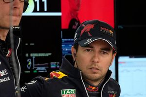 Checo Pérez bromeó a Van Dijk en Silverstone: ‘Pensé que eras más alto’