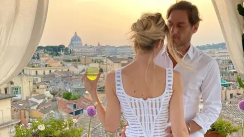 Totti se ‘vengó’ de su ex al tomar sus bolsos de lujo tras reportar el robo de sus relojes