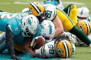 NFL: Packers vencieron a los Dolphins; interceptaron tres veces a Tagovailoa