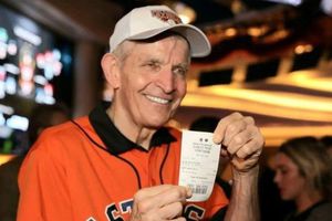 Serie Mundial: Mattress Mack usó carretilla para transportar los 75 millones que ganó apostando