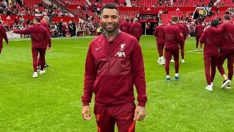 La casa de Jermaine Pennant, ex del Liverpool, fue desmantelada como una plantación de mariguana