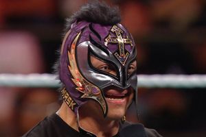 WWE: Rey Mysterio festejó en el MSG sus 20 años en la empresa