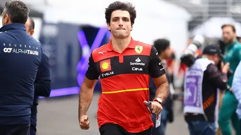 Carlos Sainz compartió video cantando 'El Rey' previo al GP de México