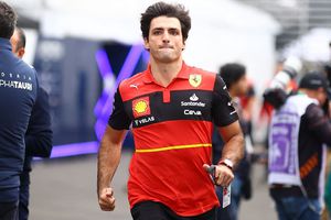 Carlos Sainz compartió video cantando 'El Rey' previo al GP de México