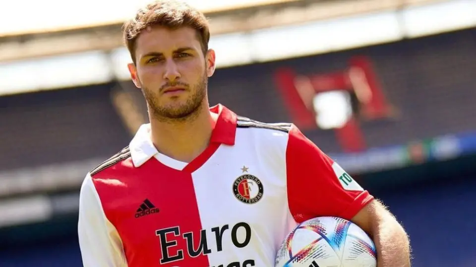 Santiago Giménez: Reveló que Edson Álvarez fue clave en su fichaje del Feyenoord