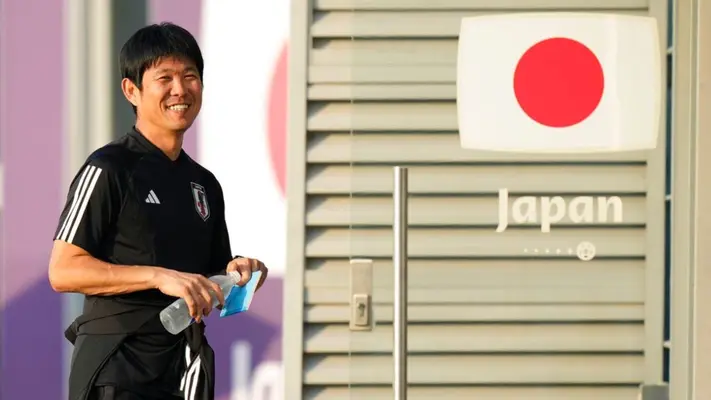 Estos son los motivos que provocan en el DT de Japón para llorar durante el himno de su país
