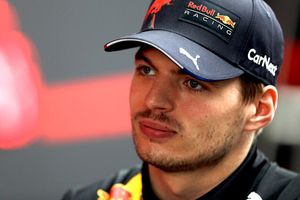 Verstappen respondió a Checo Pérez: 'Lo ayudaré a ganar en Abu Dhabi'