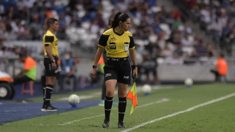 Qatar 2022: La árbitra Karen Díaz apareció en el clip de la canción mundialista ‘Light the Sky’