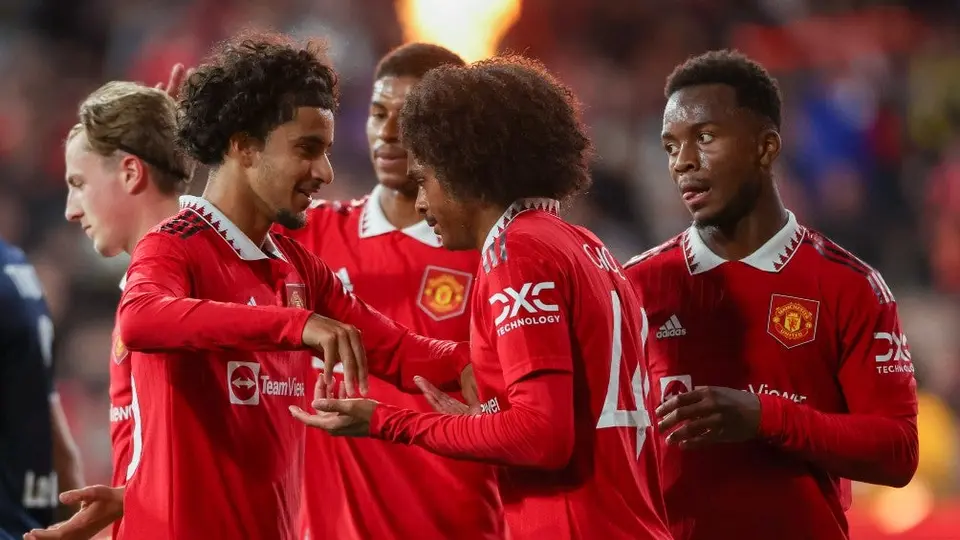 Manchester United goleó al Victory en su segundo partido de preparación
