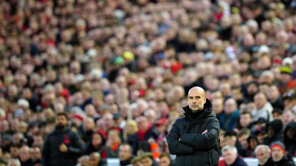 Premier League: FA investigará lanzamiento de monedas a Guardiola en Anfield