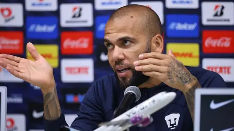 Pumas podría embolsarse hasta 7 millones de pesos por tener a Dani Alves en Qatar
