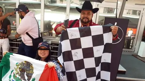 F1: Fanática cumplió su sueño y festejó sus XV años en el GP de México