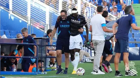 Real Sociedad: Sadiq, fichaje estrella, se rompió el ligamento en su tercer partido