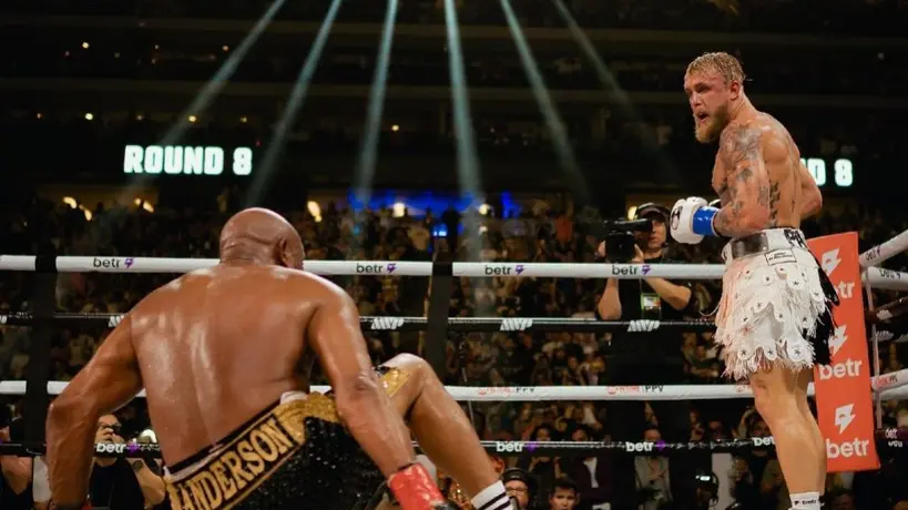 El youtuber Jake Paul venció a Anderson Silva por decisión unánime
