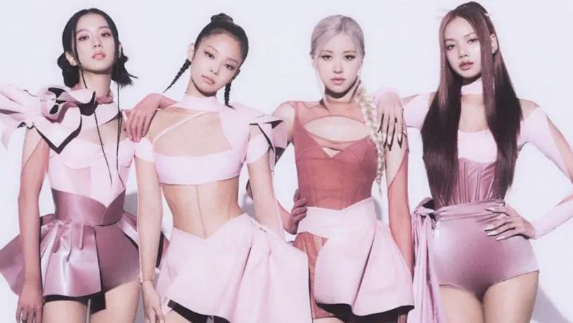Manchester United: Jennie de Blackpink usó el jersey de los Red Devils en 'Pink Venom'