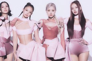 Manchester United: Jennie de Blackpink usó el jersey de los Red Devils en 'Pink Venom'
