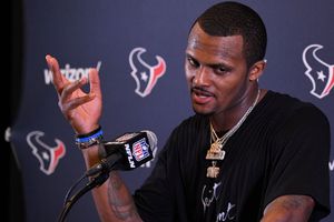 NFL: Texans llegaron a un acuerdo con 30 mujeres que acusaron a Deshaun Watson