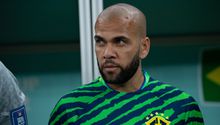 Dani Alves tras críticas de estar en el Mundial: 'Si estuviera jugando en el Barcelona esto no pasaría'