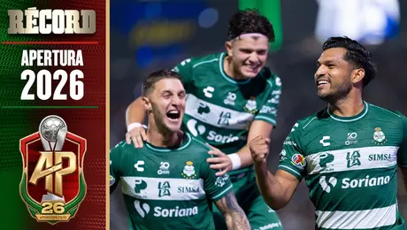 ¡Imparables! Santos aprovecha desastroso arbitraje para extender su racha invicta