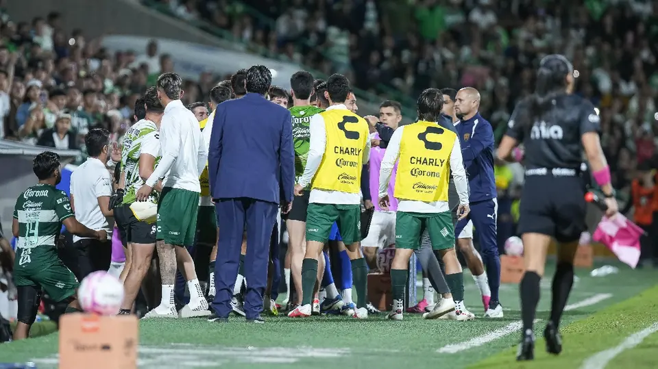 Banca de Santos en el juegos vs Pumas del Apertura 2026 | IMAGO7