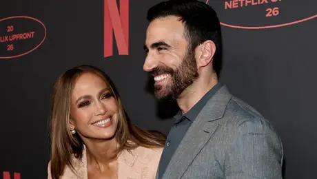 ¿Jennifer Lopez tiene nuevo romance? La vinculan con Brett Goldstein