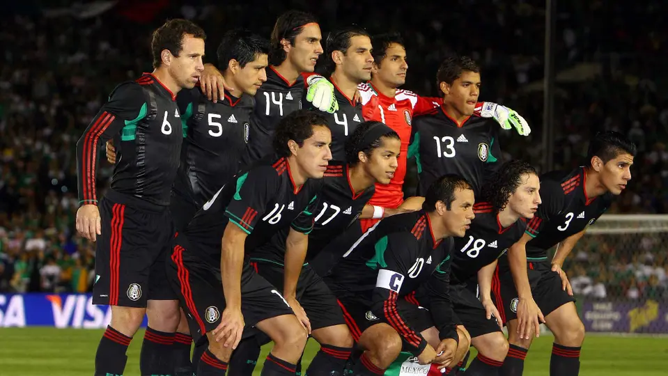 Selección Mexicana, con el uniforme negro, en el Mundial 2010 | MEXSPORT