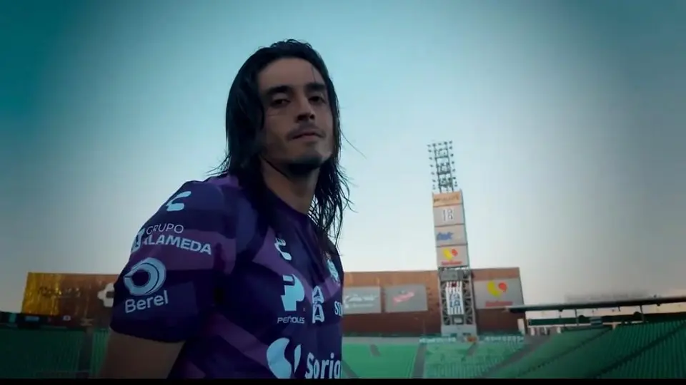 Carlos Acevedo renueva con Santos Laguna hasta 2030